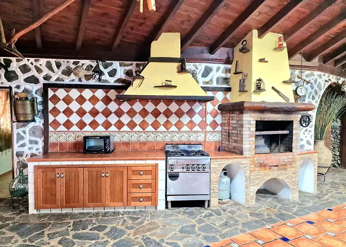 Finca Los Loros Icod De Los Vinos By Hrtenerife Net