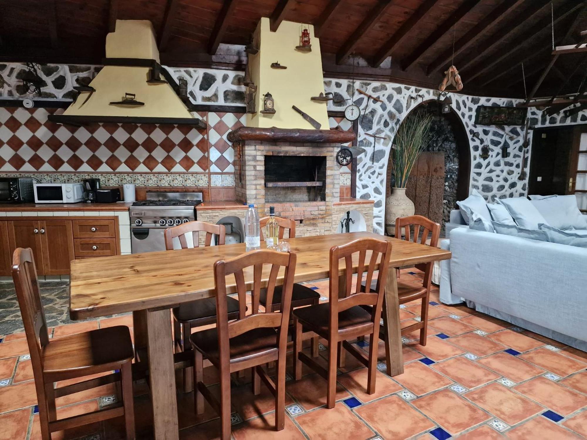 Loros Icod De Vinos By Hrtenerife Net *