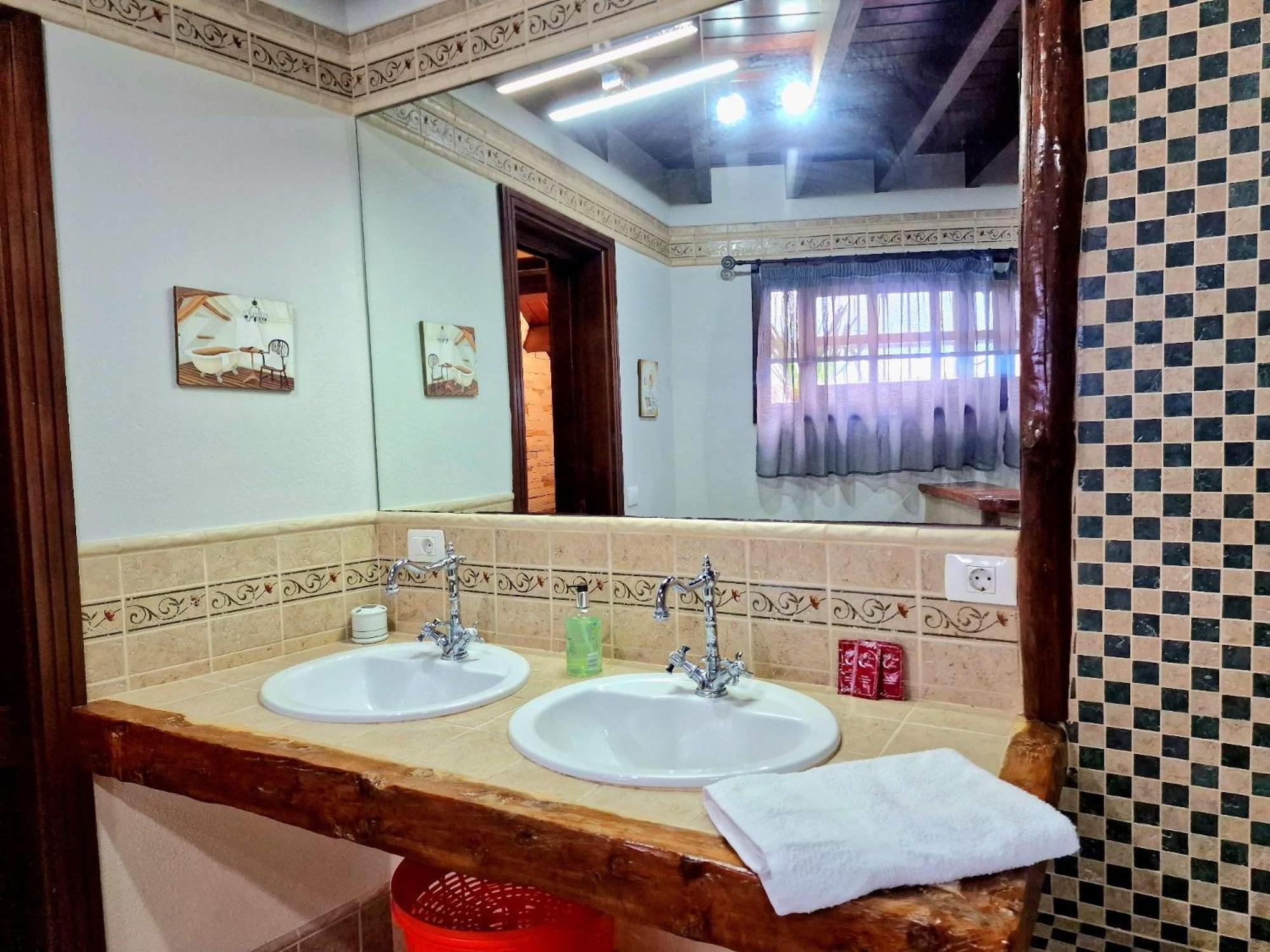 Villa Loros Icod De Vinos By Hrtenerife Net
